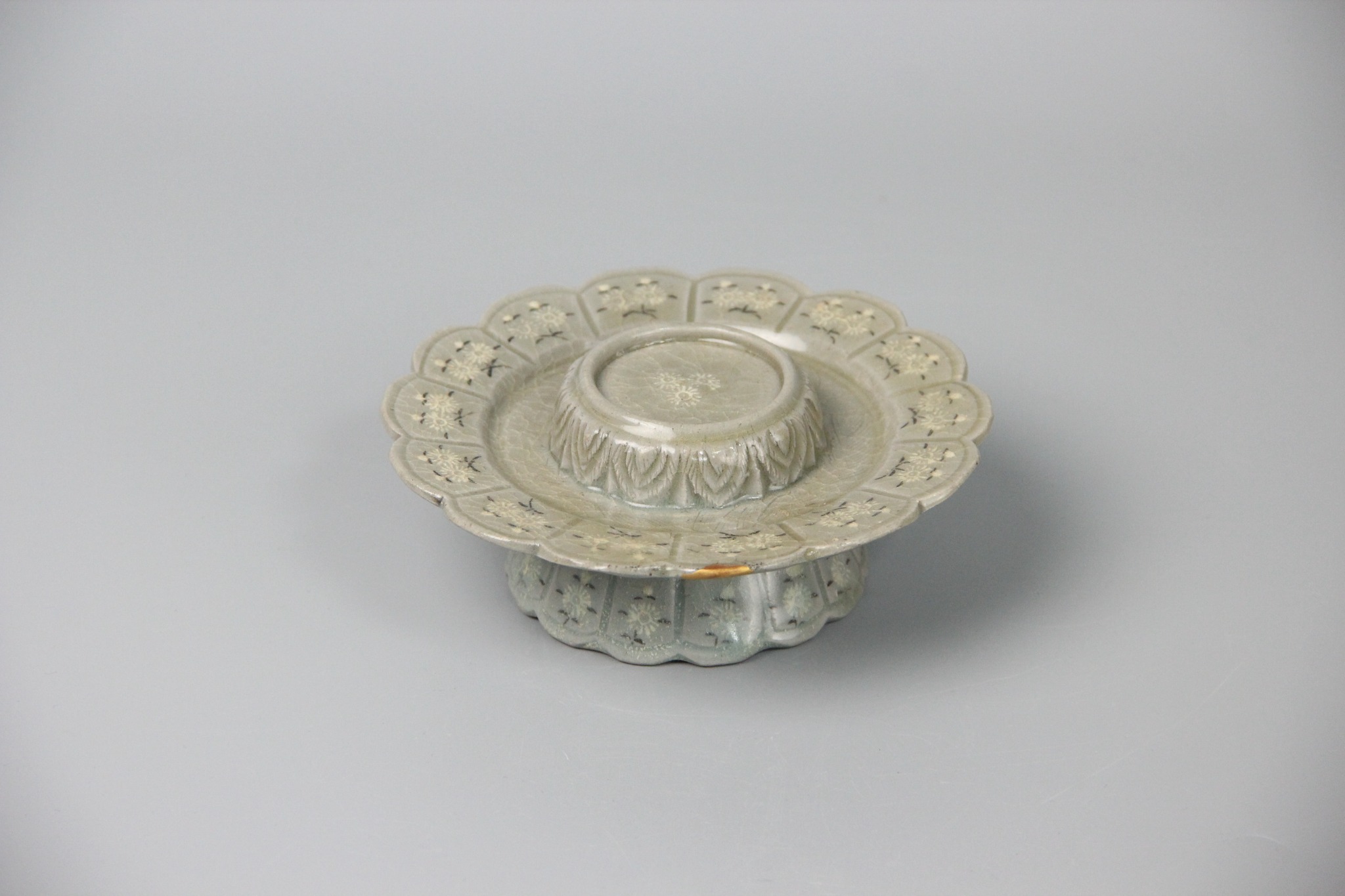 Celadon lotus dish